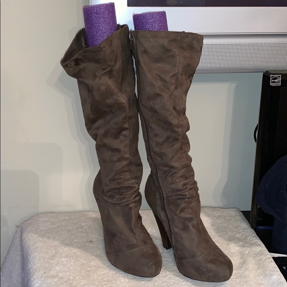 High heel boots